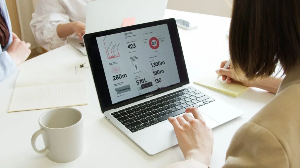 laptop Wallpaper Web Developer Pakistan | freelance WordPress developer